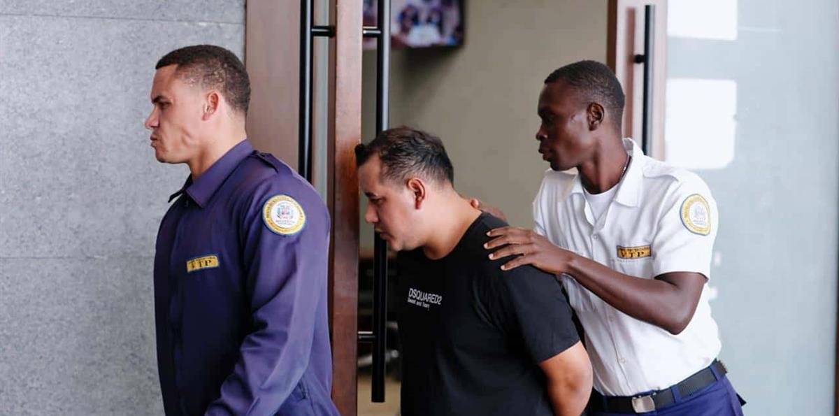 Dictan un año de prisión preventiva a peruano por falsa alarma de bomba en avión que salió del AILA