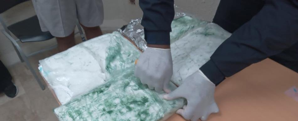 DNCD detiene a extranjero francés con cuatro paquetes de supuesta cocaína en Punta Cana