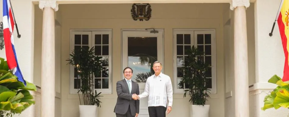 España invita al presidente Abinader a participar en Cumbre Iberoamericana