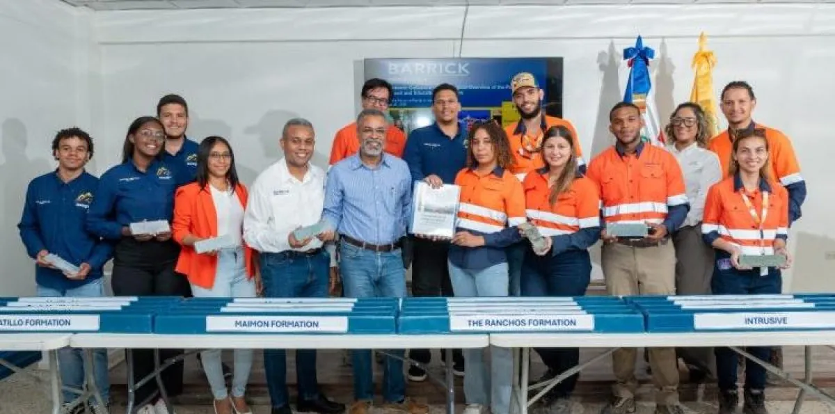 Barrick Pueblo Viejo dona de 25 cajas a Uteco
