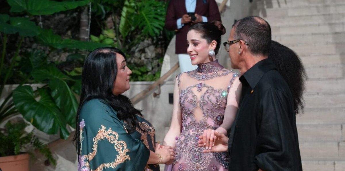 Miss Universo 2025 en pasarela por el autismo