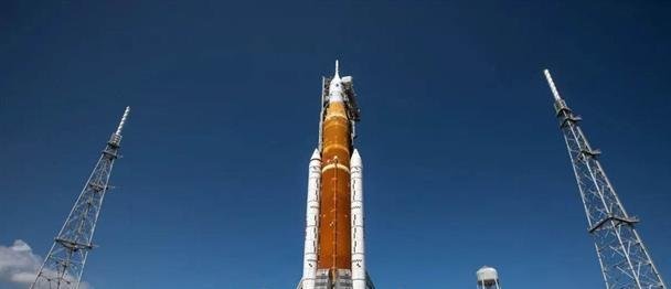 ¿Quieres que tu nombre vaya a bordo de la primera misión lunar tripulada en más de 50 años?