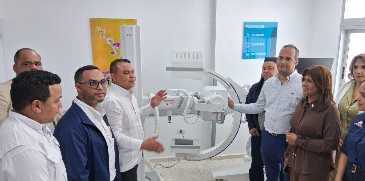Director del SNS visita hospitales de Sánchez Ramírez y Monseñor Nouel