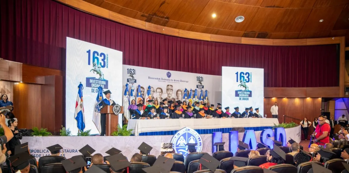 UASD gradúa 716 nuevos profesionales