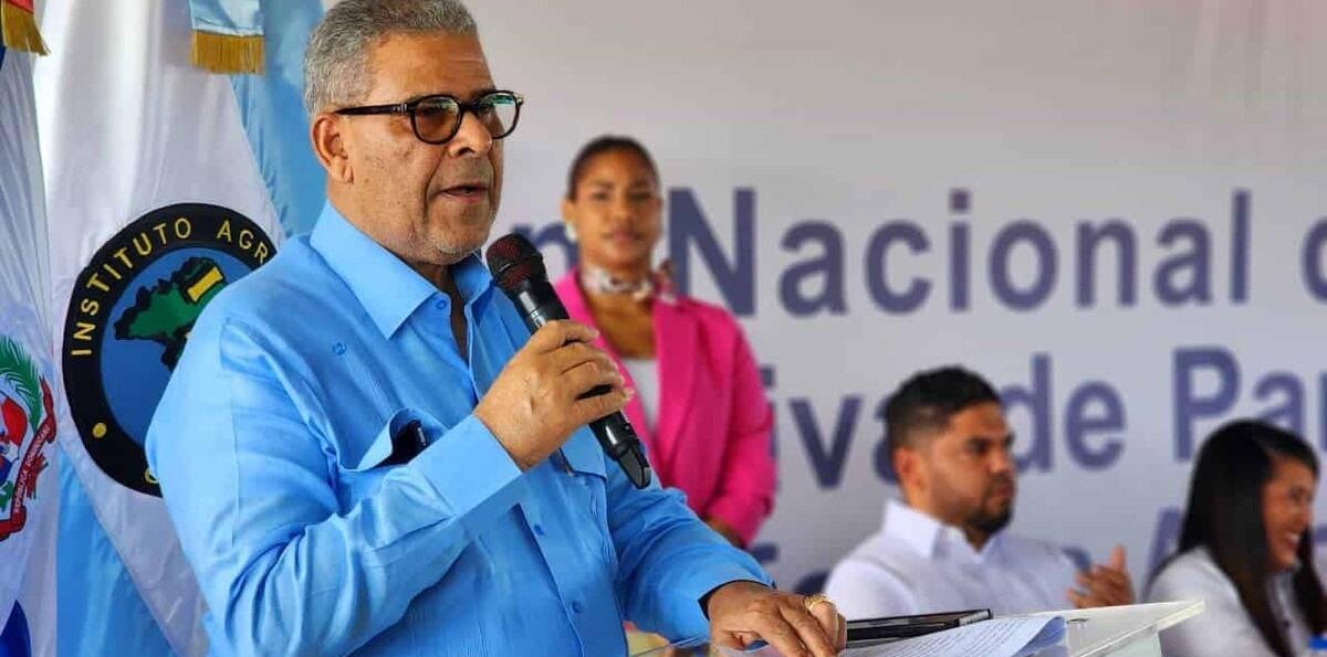 El Gobierno lanza plan de titulación de asentamientos campesinos a través del IAD