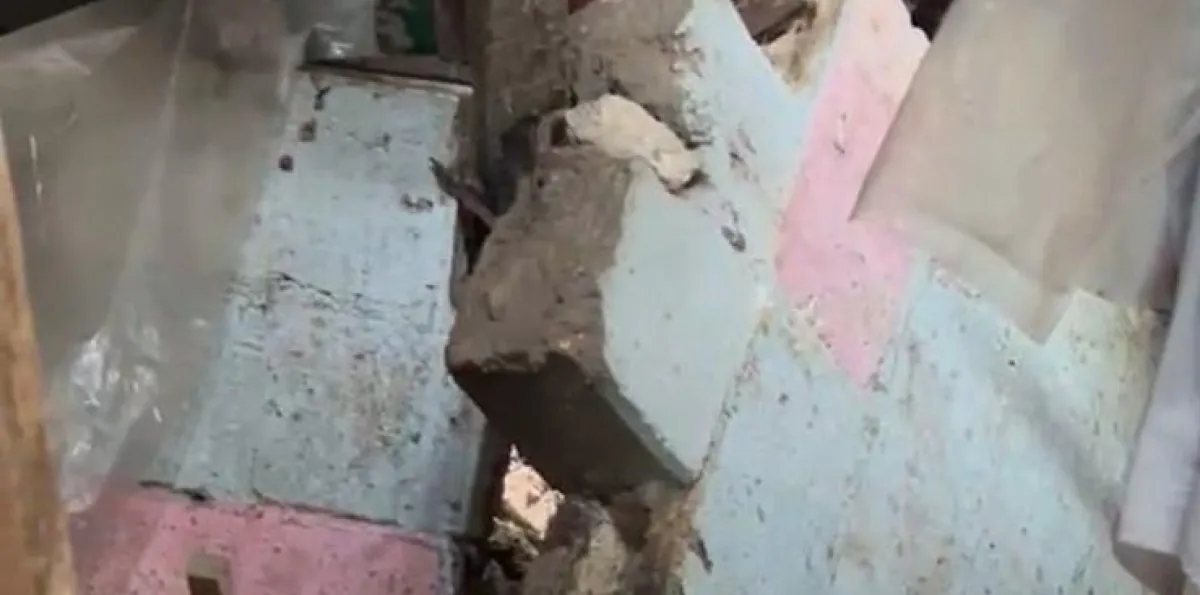 “Desperté cuando me cayó encima la pared”: hombre reporta derrumbe tras lluvias en Los Alcarrizos