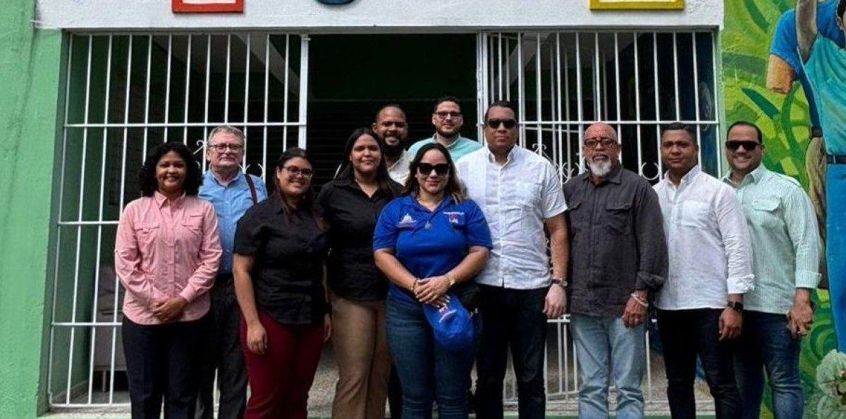 Director del Proyecto 14 - 24 visita Hermanas Mirabal