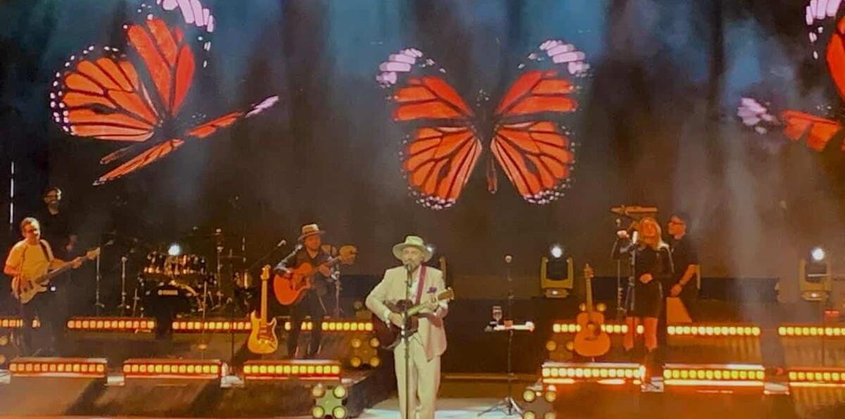 Santiago Cruz conquista el Teatro Nacional con su gira "Quince de Caminos"