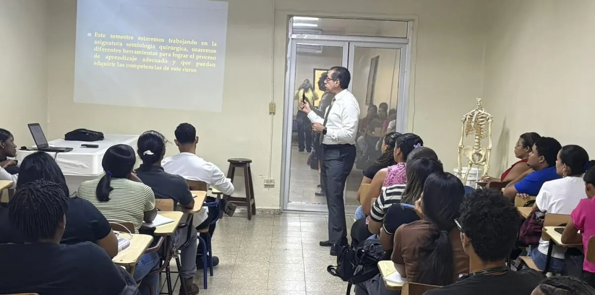 Rector Jorge Asjana reafirma su compromiso con la docencia universitaria