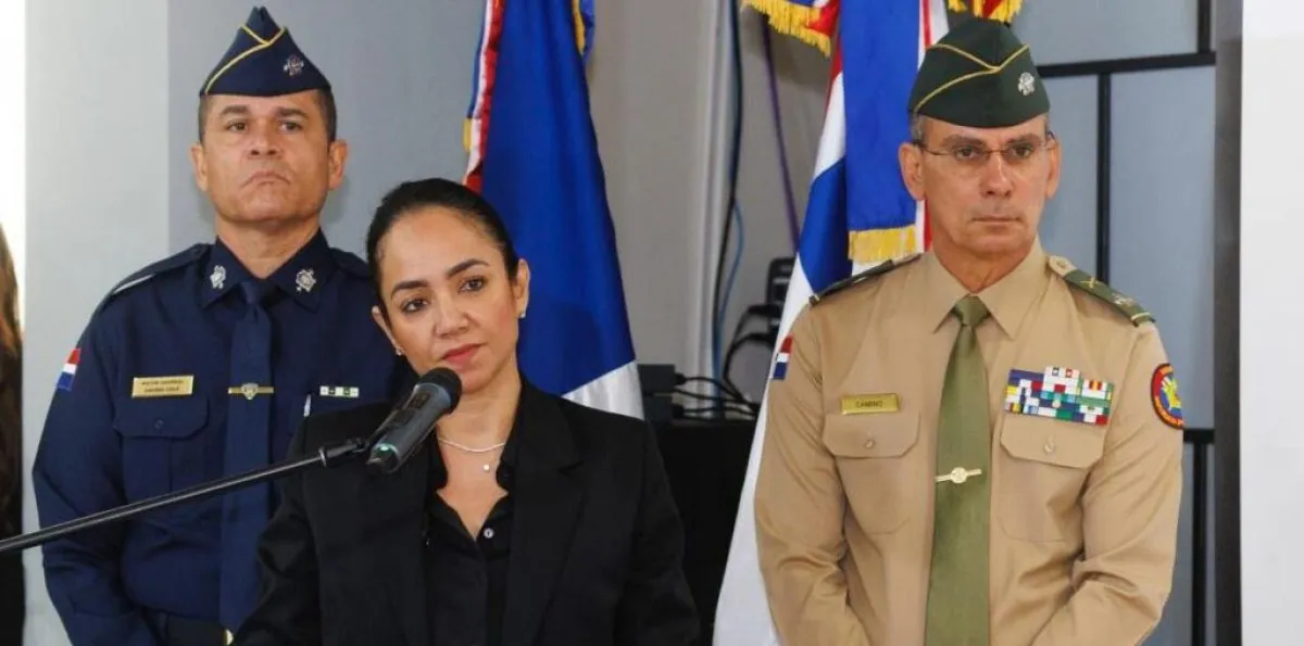 ¿Faride Raful pretende renunciar? "Pues no", asegura la ministra