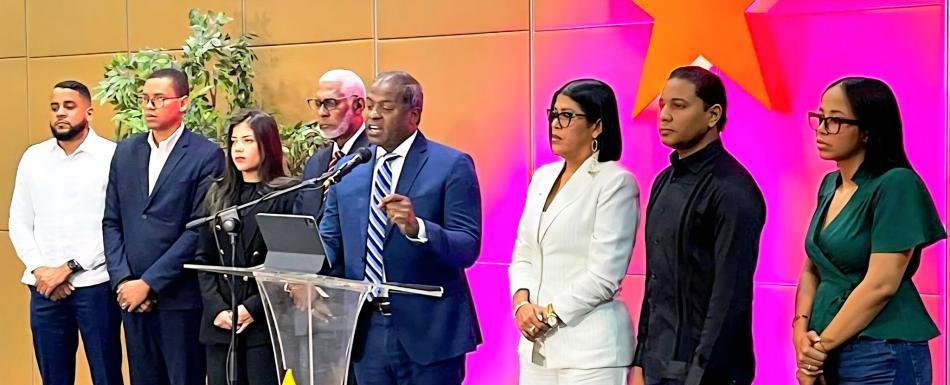 PLD advierte de protestas ante crisis de servicios salud