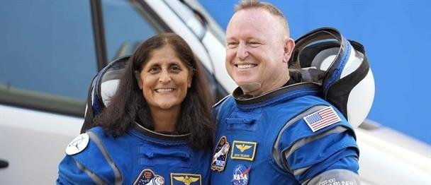Se retira de la NASA la astronauta que quedó nueve meses varada en el espacio