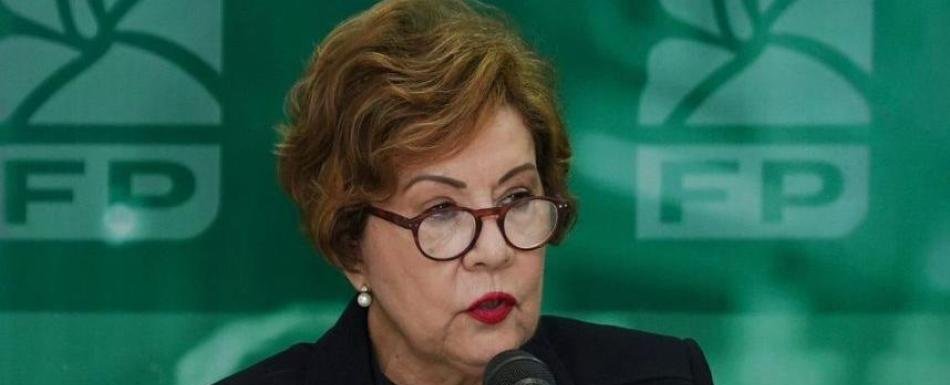 Exministra dice avances en la educación no son reales