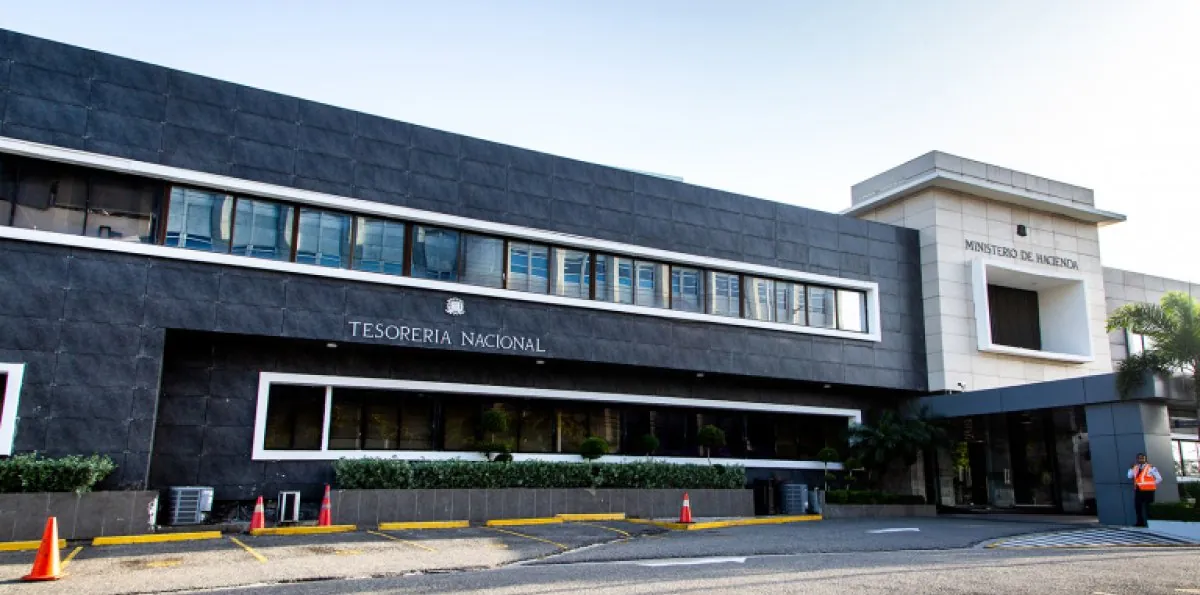 Calificadoras de riesgo ven estabilidad en República Dominicana