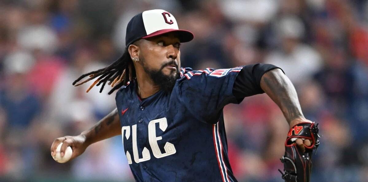 "Tira una piedra al primer gallo": El código secreto de Emmanuel Clase en una trama de apuestas