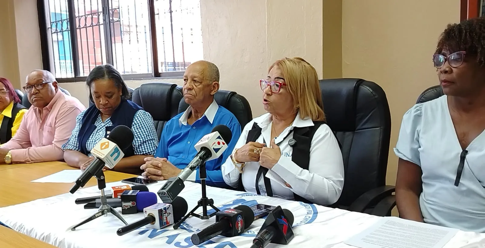 Gremios de enfermería convocan piquete frente al Palacio Nacional