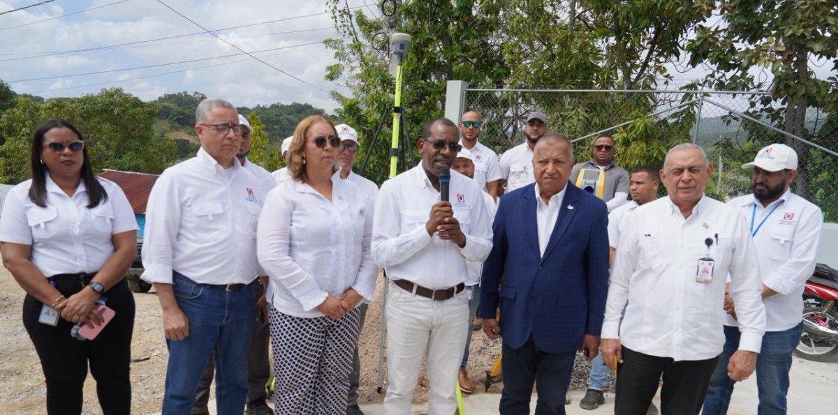 Gobierno inicia titulación de terrenos en San Cristóbal