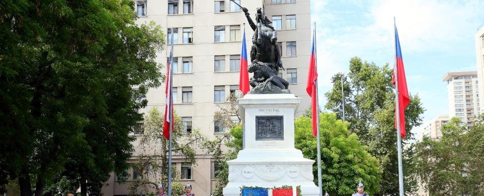 Embajada Dominicana en Chile conmemora 182 años de independencia con ofrenda floral