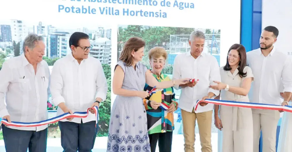 La vicepresidenta Peña inaugura obras de agua en Santiago