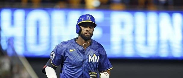 Los Rockies apuestan a la versatilidad con la firma del boricua Willi Castro