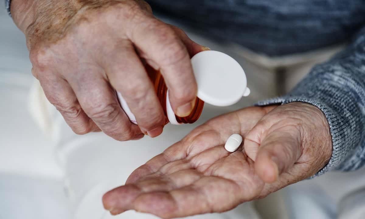 Medicamentos y adultos mayores: claves para un uso seguro
