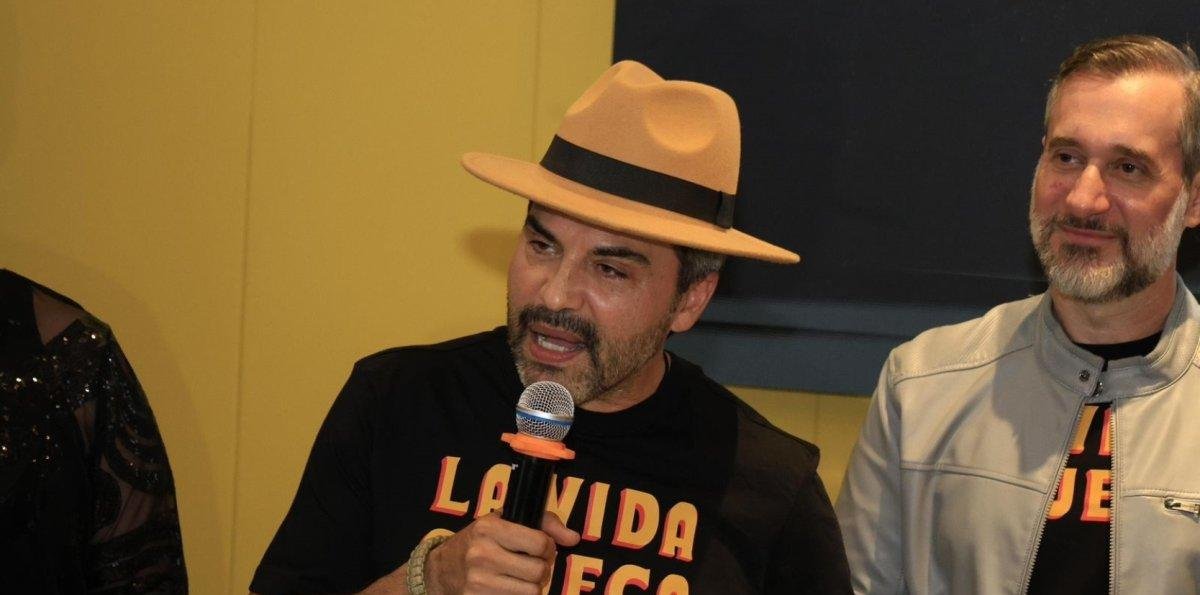 Manny Pérez sorprende al presentar “La Vida Chueca”