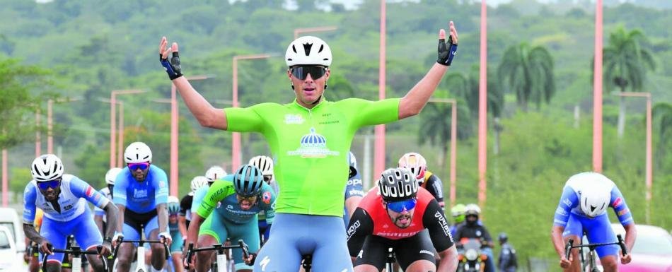 Wilmer Paredes conquista la segunda etapa de la Vuelta Ciclista