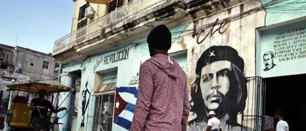 Cuba califica como "manipulación política" envío de ayuda de EE. UU.