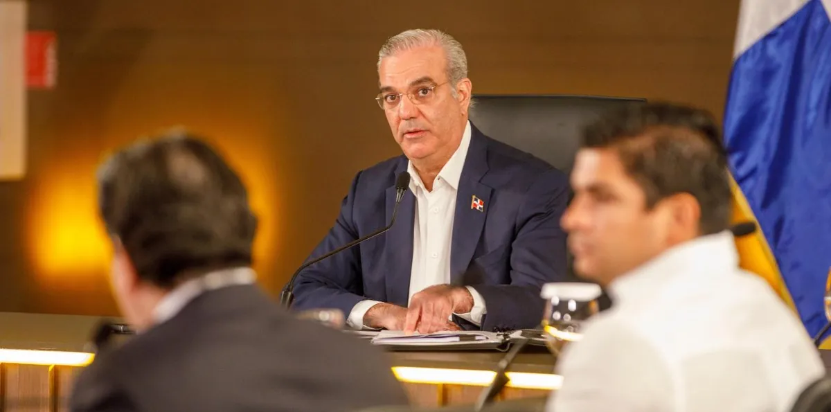 Luis Abinader expone nuevos polos de desarrollo regional desde Santiago