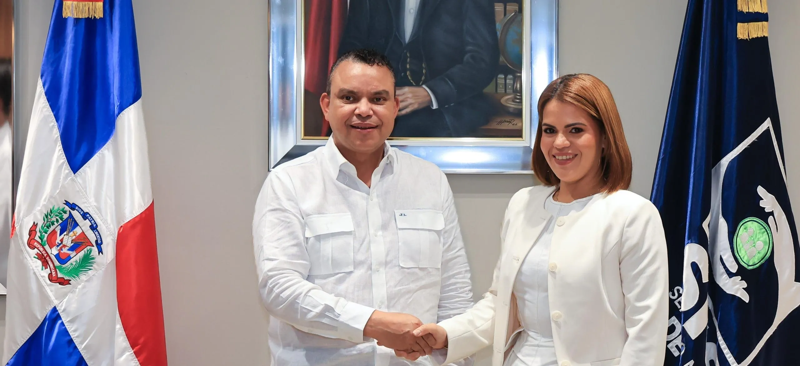 Juramentan nueva directora en Hospital Provincial Toribio Bencosme