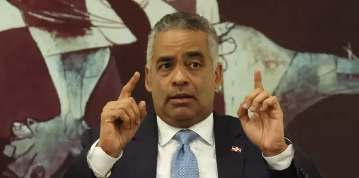 Joel Santos advierte sanciones si hubo intervención humana en apagón