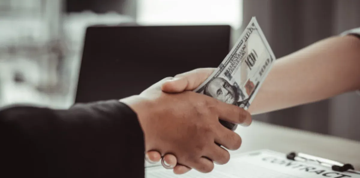 Corrupción estructural y democracias frágiles: el círculo vicioso latinoamericano