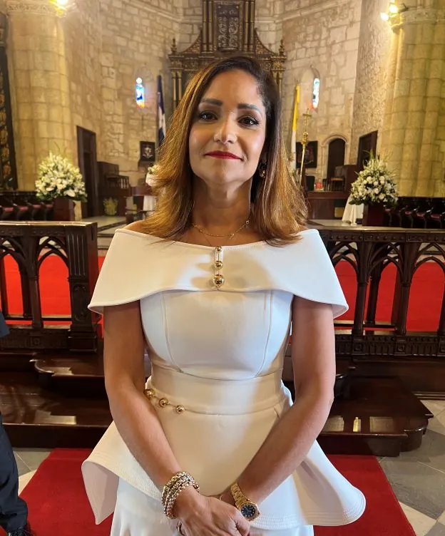 Rosa Olga Medrano es reelecta como la presidenta de ADORA