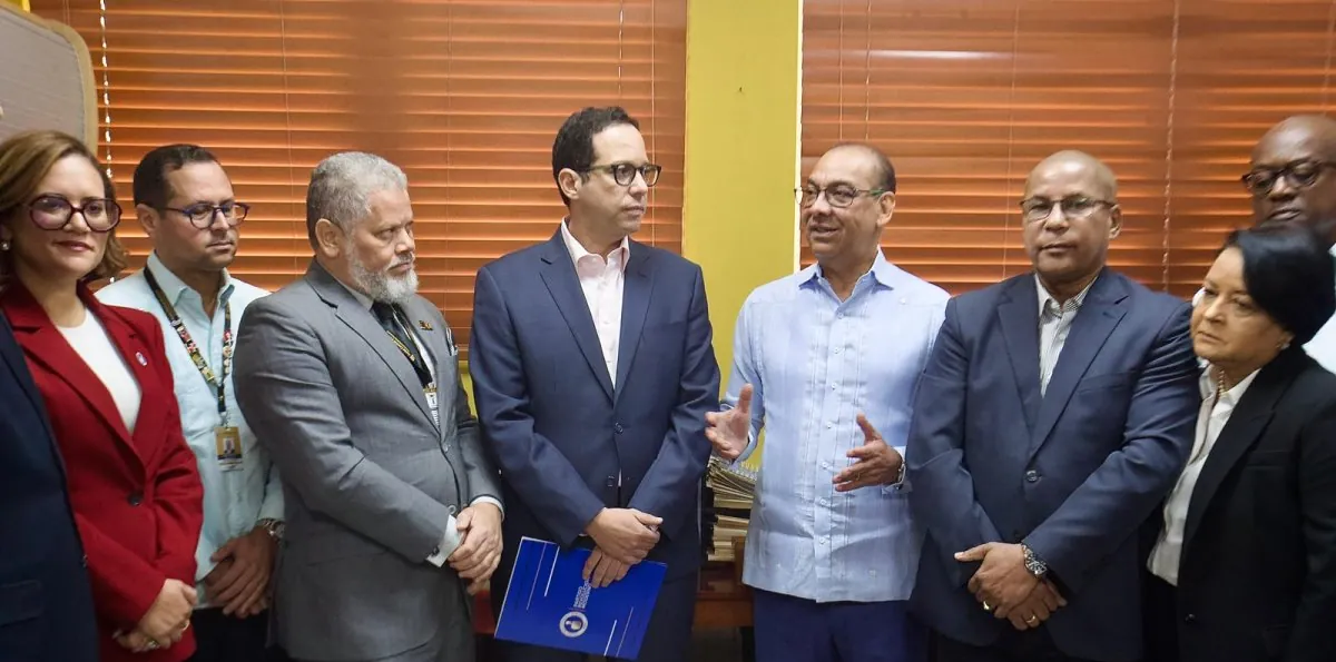 PRM deposita padrón de 1,551,727 militantes ante la JCE
