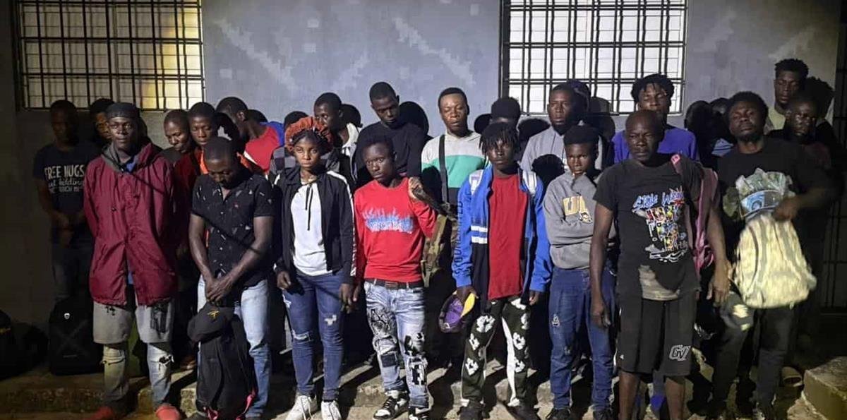 El Ejército detiene camioneta con 26 haitianos indocumentados en Constanza