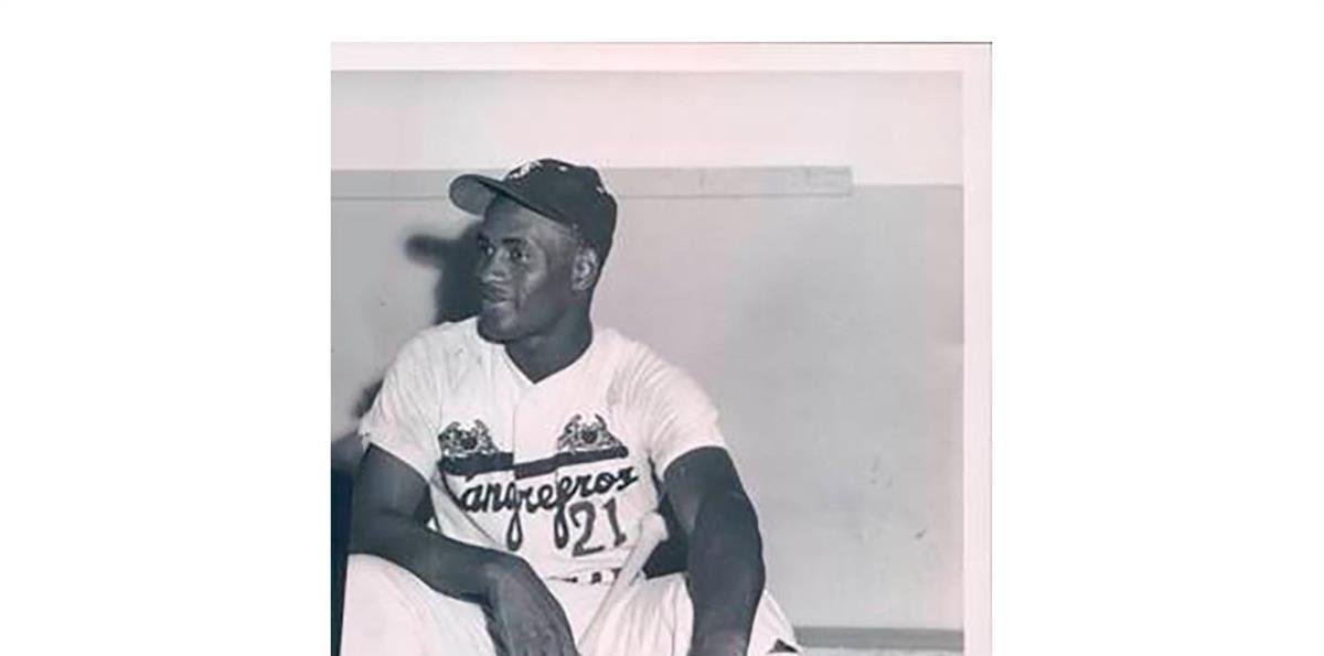 George Sackie lanzó en 1955 con el Santurce