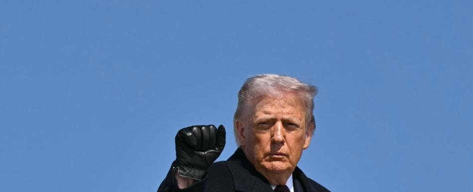 Trump descarta al hijo del sah para asumir mando en Irán: "Alguien de dentro sería más apropiado"