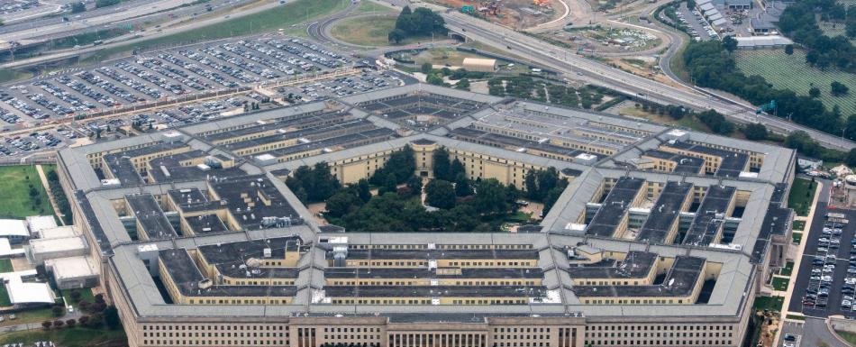 Pentágono amenaza con intervenir en Anthropic si no cede ante el uso militar de su IA