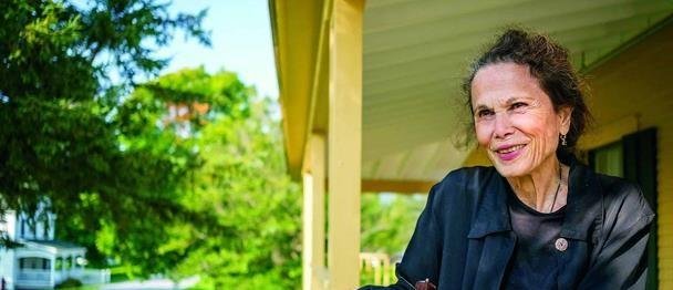 Julia Álvarez: "Envejecer es un paisaje interesante que quiero explorar"