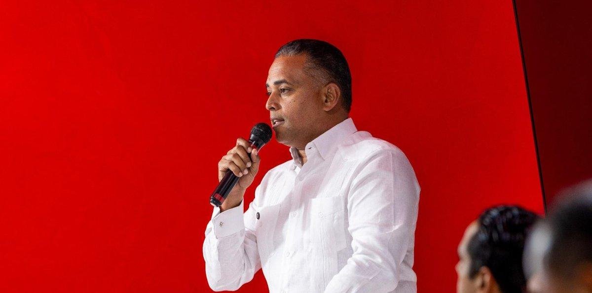 Aramis Mella es reelegido presidente de ASOCIVU