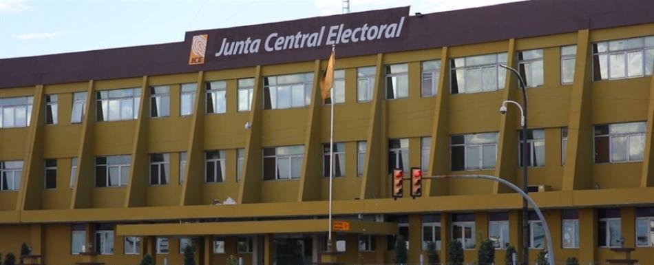 Madre denuncia irregularidad en registro de la JCE: “Aparezco con cuatro hijos y solo tengo tres”