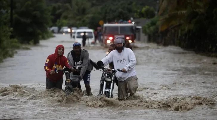 Lluvias provocan acumulación agua en zonas Santo Domingo