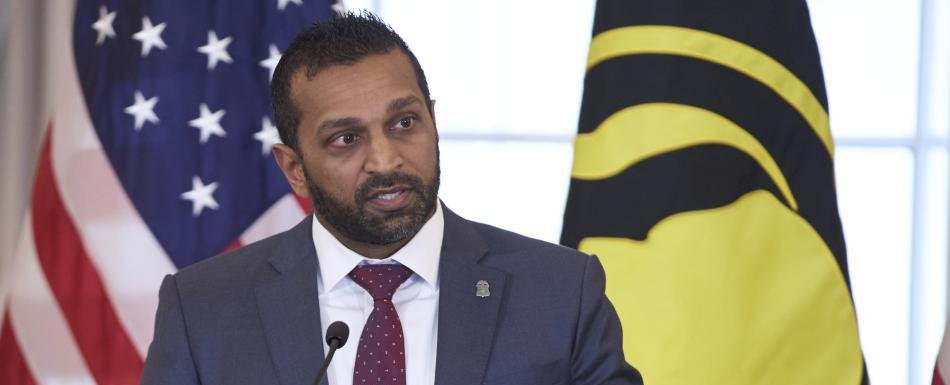 FBI despide agentes por caso de documentos clasificados de Trump en 2022