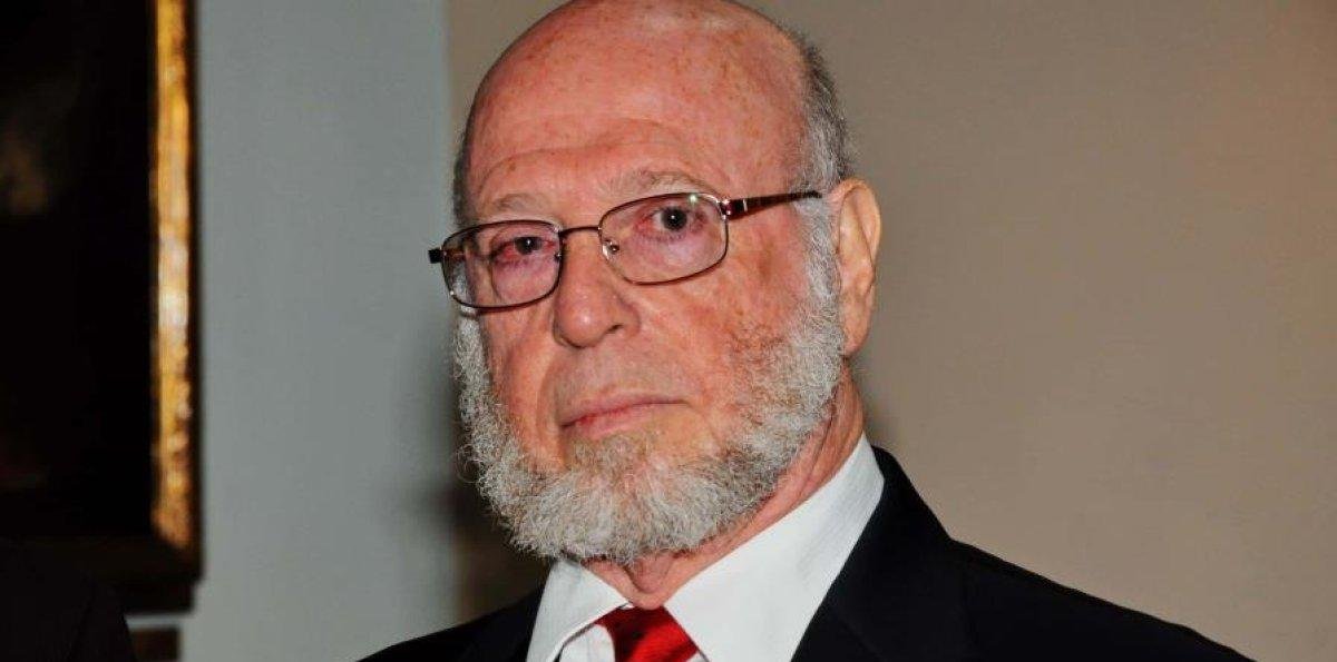 Esta noche entregarán Premio de Literatura a Pedro Vergés