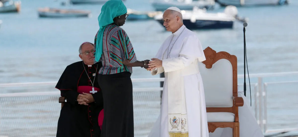 Papa León XIV pideno abandonar a los inmigrantes en mares