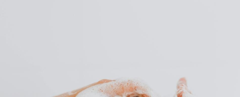 ¿Valen la pena los champús caros? Esto es lo que dicen los expertos