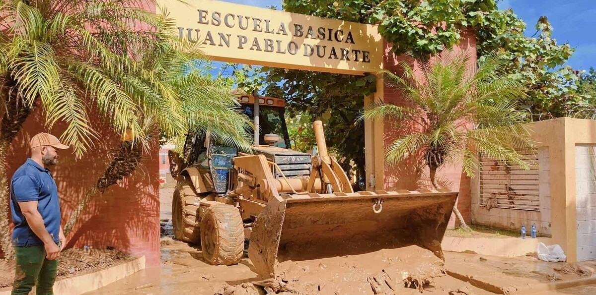 Infraestructura Escolar rehabilita escuelas afectadas por inundaciones en Gaspar Hernández