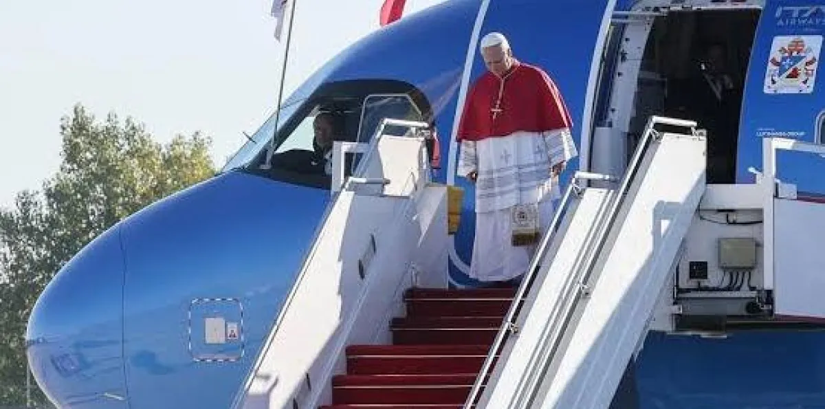 León XIV inicia en Francia su primera visita con baños de masas y una agenda marcada por la inteligencia artificial