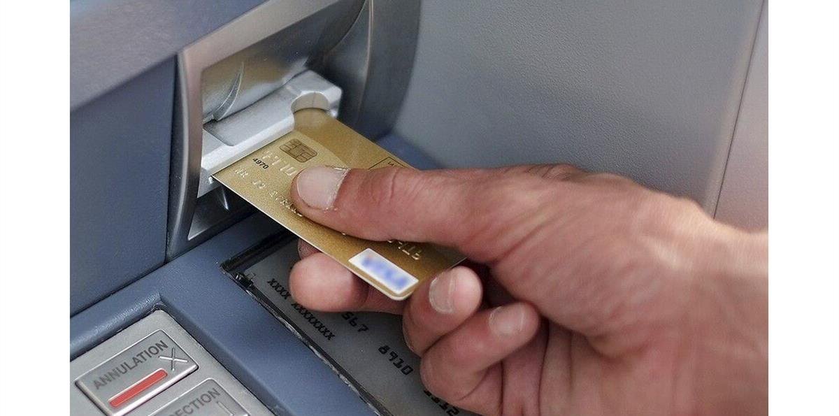 Bloqueos arbitrarios de cuentas de bancos siguen afectando a usuarios