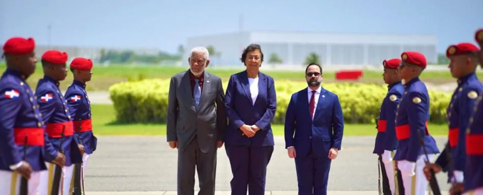 Presidenta de Surinam arribó este sábado a República Dominicana
